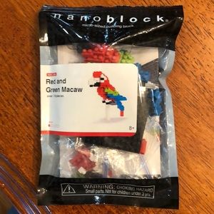 nanoblock micro-sized building block Red and Green Macaw